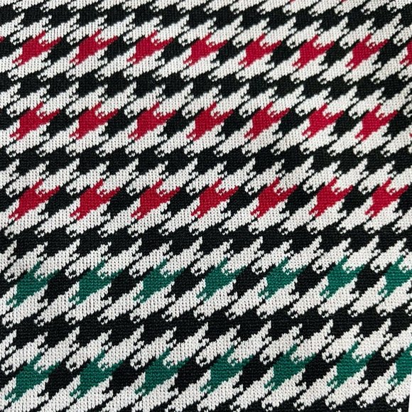 Fabletics Camryn Houndstooth Print Seamless Fitted Long Sleeve Cropped Top - Picture 15 of 16